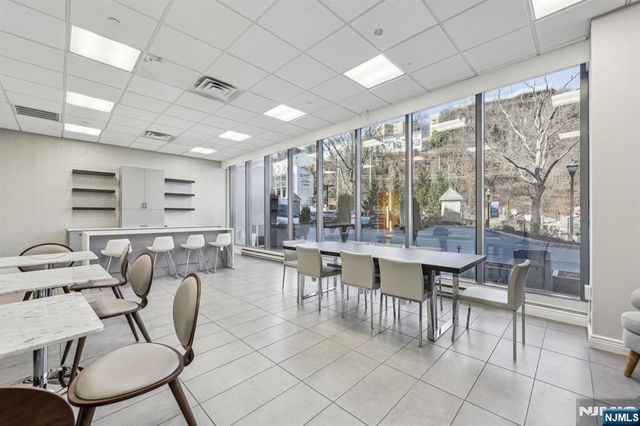 3 Somerset Lane 615, Edgewater, NJ 07020
