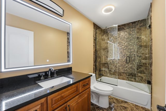 1065 Rosefield Lane, Aurora, IL 60504