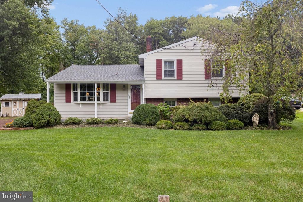 20 DIVERTY RD, PENNINGTON, NJ 08534 — exterior