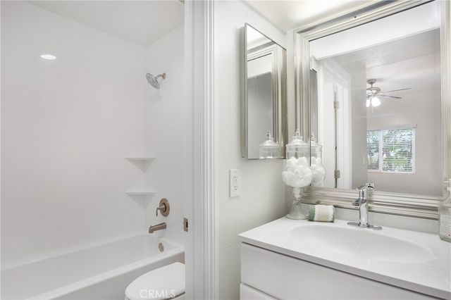 5 Rosa 140, Rancho Santa Margarita, CA 92688