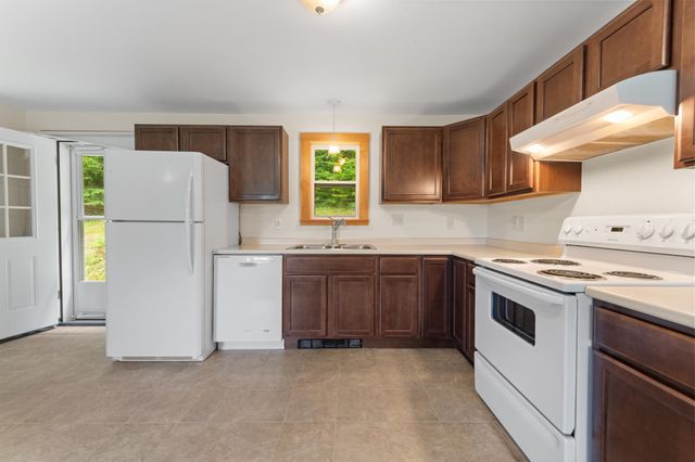 4 Carter Mountain Road, New Hampton, NH 03256