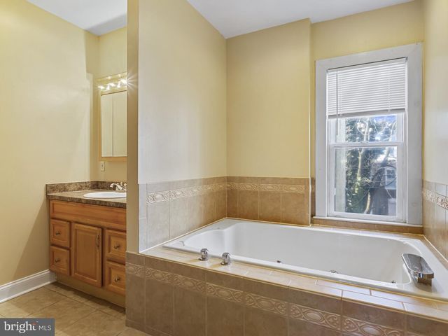 2926 HUNTINGDON AVE, Baltimore, MD 21211