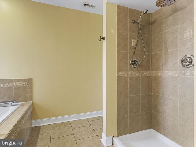 2926 HUNTINGDON AVE, Baltimore, MD 21211