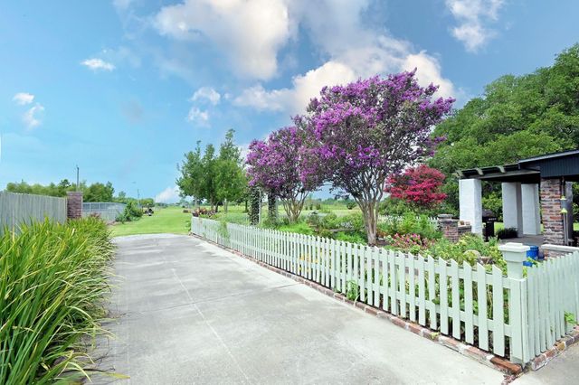 7602 Hwy 1, Lockport, LA 70374