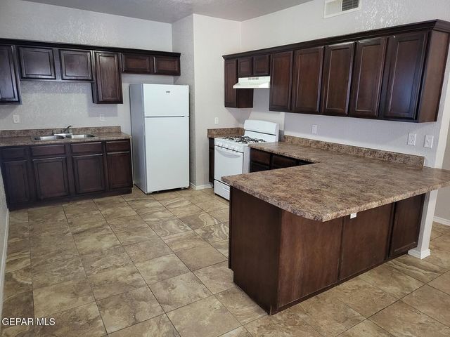 2862 Grant Avenue 1, El Paso, TX 79930