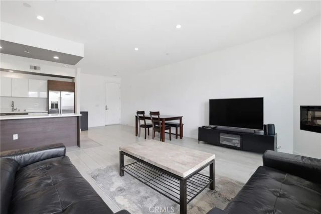118 S Kenwood Street 407, Glendale, CA 91205