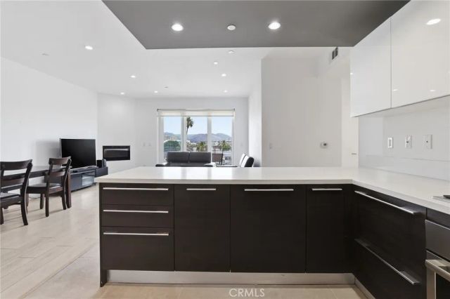 118 S Kenwood Street 407, Glendale, CA 91205