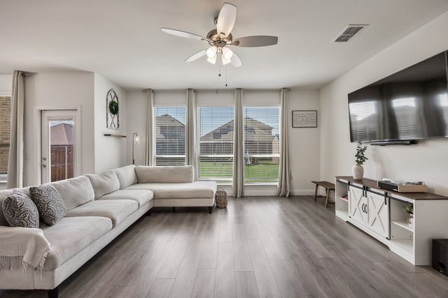 3911 Holly Springs Lane, Kaufman, TX 75142