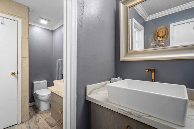 9850 Pagewood Lane 1302, Houston, TX 77042