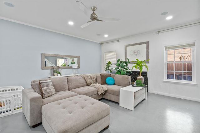 9850 Pagewood Lane 1302, Houston, TX 77042