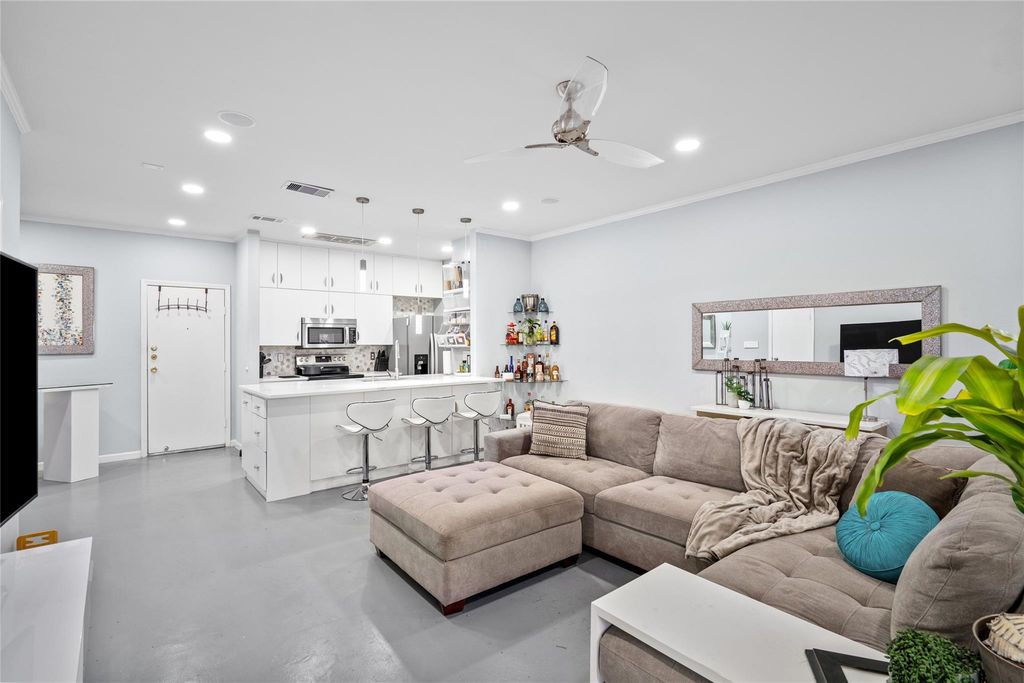 9850 Pagewood Lane 1302, Houston, TX 77042
