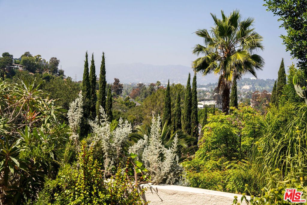 Image 38 of property listing at 2558 Corralitas Drive, Los Angeles, CA 90039