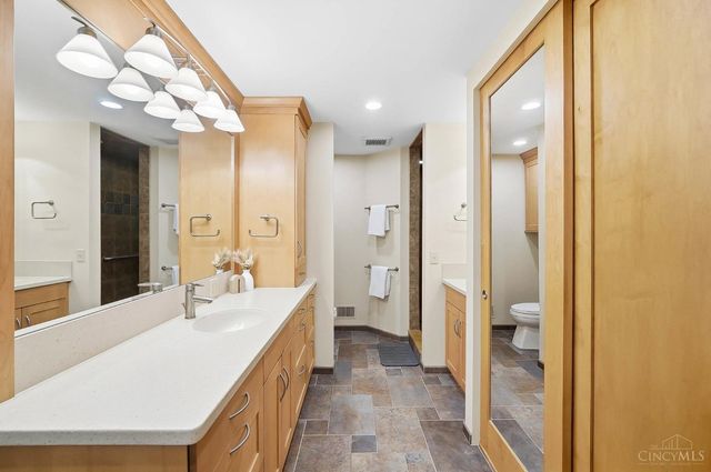 11025 Embassy Drive, Forest Park, OH 45240