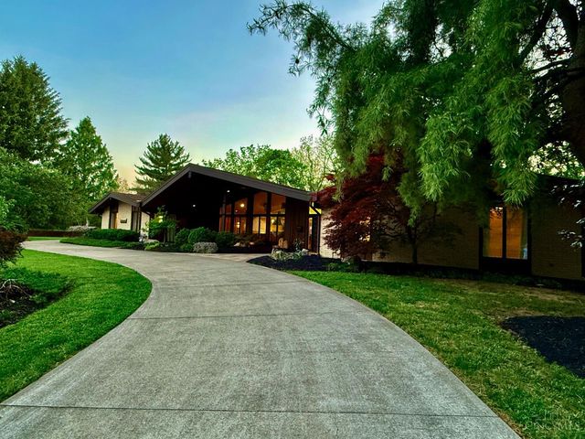 11025 Embassy Drive, Forest Park, OH 45240
