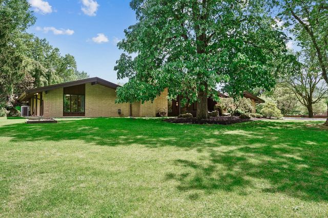 11025 Embassy Drive, Forest Park, OH 45240