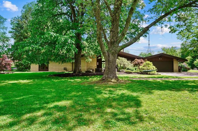 11025 Embassy Drive, Forest Park, OH 45240