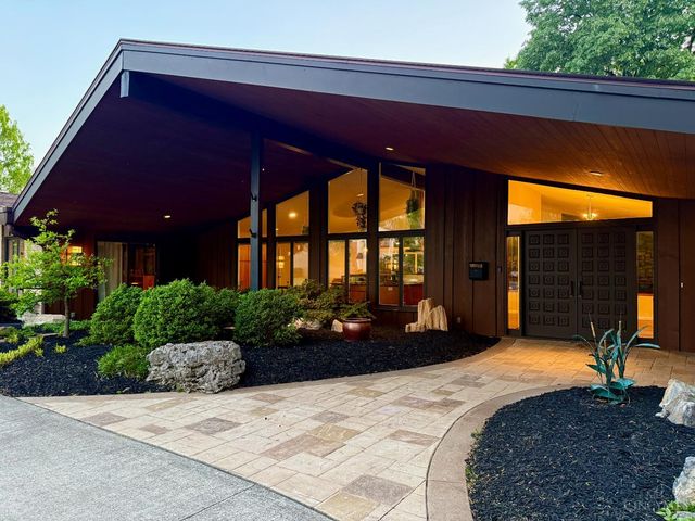 11025 Embassy Drive, Forest Park, OH 45240
