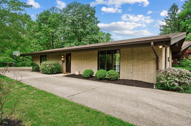 11025 Embassy Drive, Forest Park, OH 45240