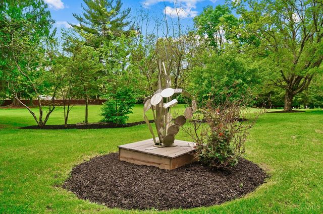11025 Embassy Drive, Forest Park, OH 45240