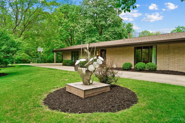 11025 Embassy Drive, Forest Park, OH 45240