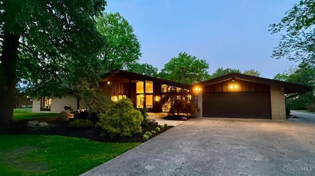 11025 Embassy Drive, Forest Park, OH 45240