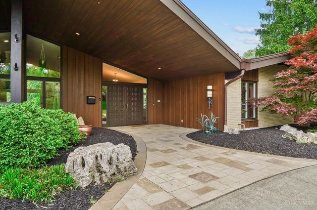 11025 Embassy Drive, Forest Park, OH 45240