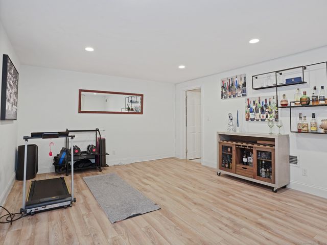 253 New Norwalk Road 5, New Canaan, CT 06840