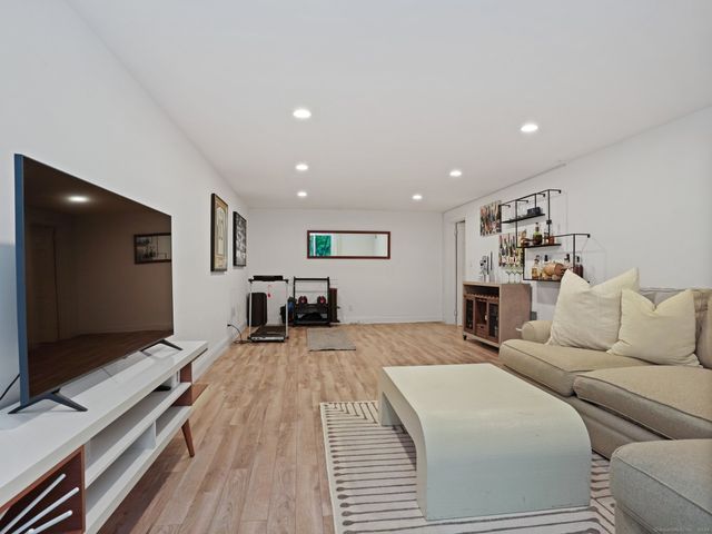 253 New Norwalk Road 5, New Canaan, CT 06840