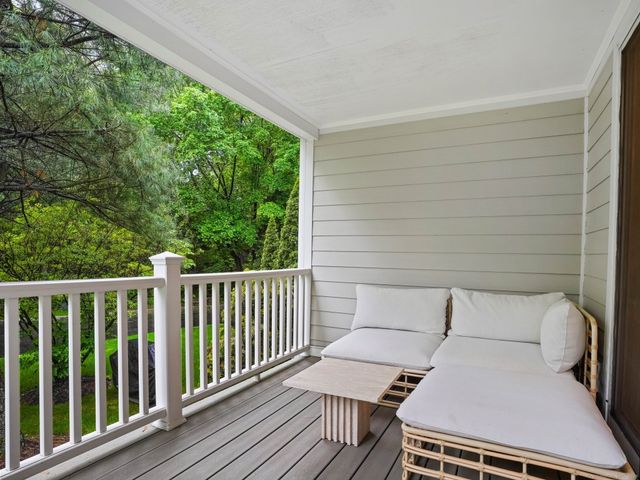 253 New Norwalk Road 5, New Canaan, CT 06840