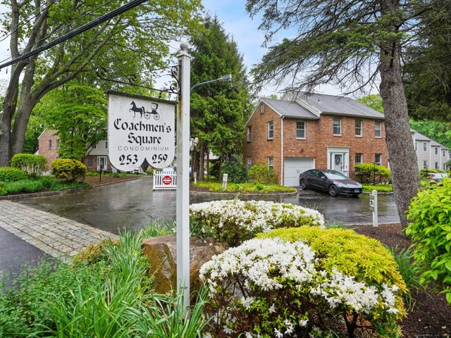 253 New Norwalk Road 5, New Canaan, CT 06840