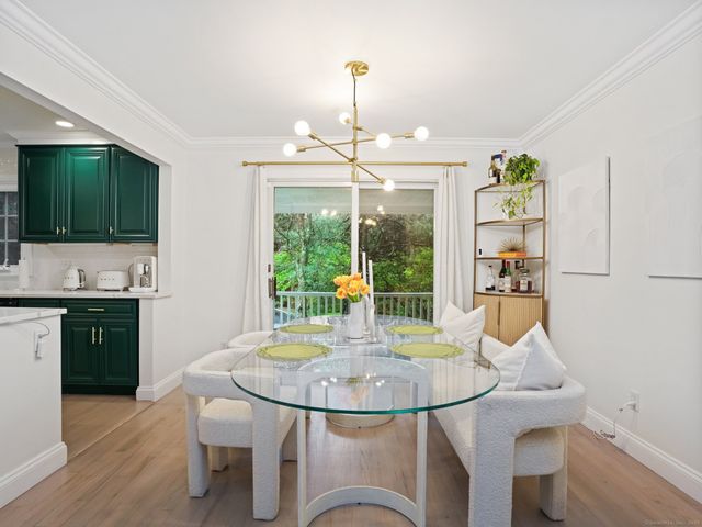 253 New Norwalk Road 5, New Canaan, CT 06840