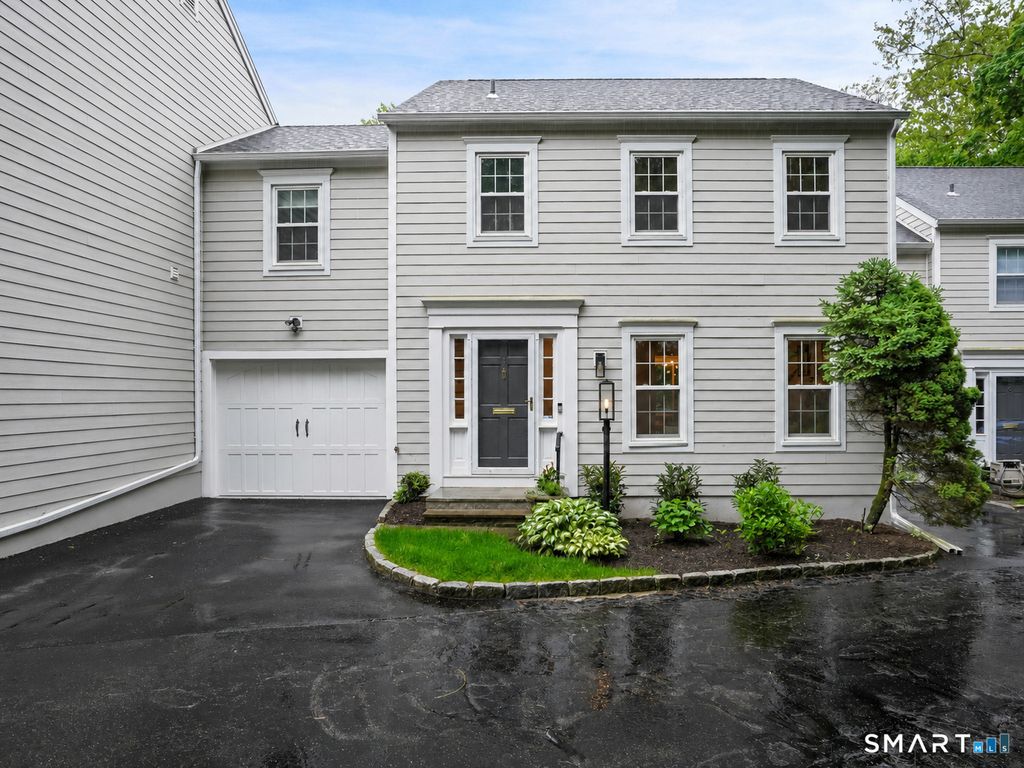 253 New Norwalk Road 5, New Canaan, CT 06840