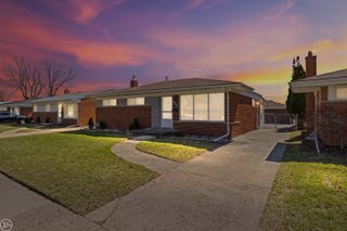 16840 MAY Avenue, Eastpointe, MI 48021