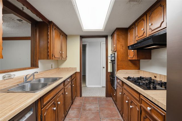 1726 Venetian Circle, Arlington, TX 76013