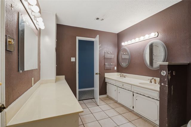 1726 Venetian Circle, Arlington, TX 76013