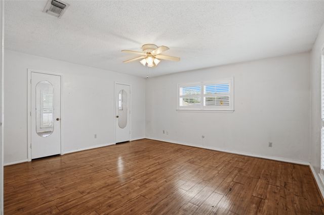 1726 Venetian Circle, Arlington, TX 76013