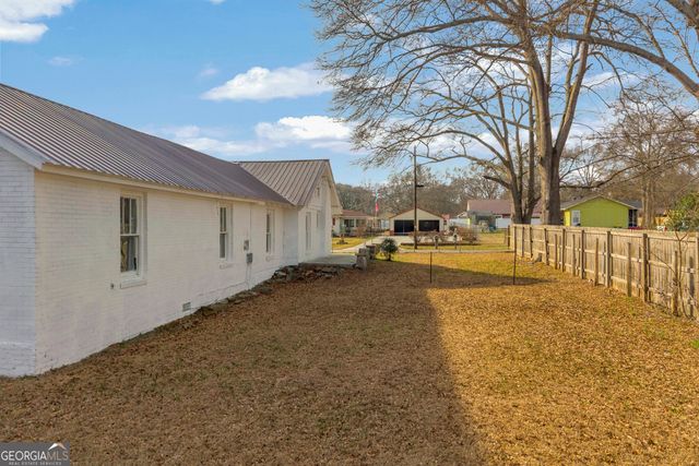 86 Luckie Street, Lavonia, GA 30553