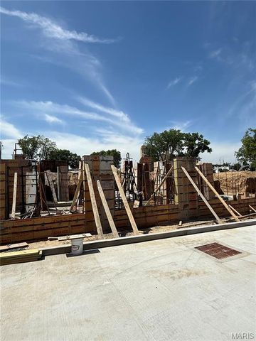 1018 River Bluff Drive, Washington, MO 63090