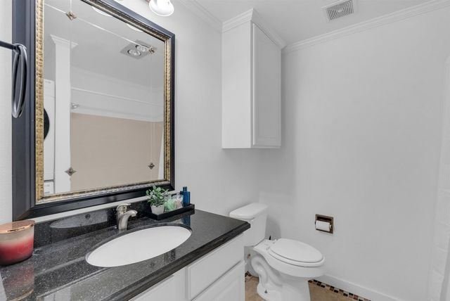 2500 2500 Miramar Ave 203, Castro Valley, CA 94546