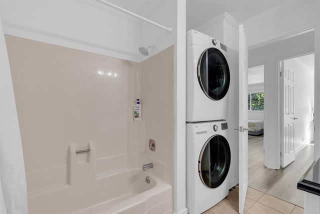 2500 2500 Miramar Ave 203, Castro Valley, CA 94546