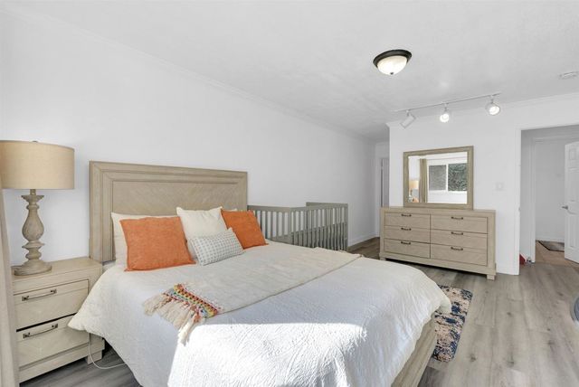 2500 2500 Miramar Ave 203, Castro Valley, CA 94546