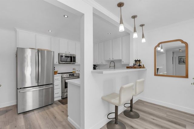 2500 2500 Miramar Ave 203, Castro Valley, CA 94546