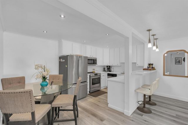 2500 2500 Miramar Ave 203, Castro Valley, CA 94546