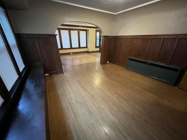 3854 N 19th STREET, Milwaukee, WI 53206