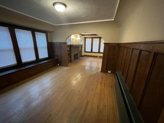 3854 N 19th STREET, Milwaukee, WI 53206