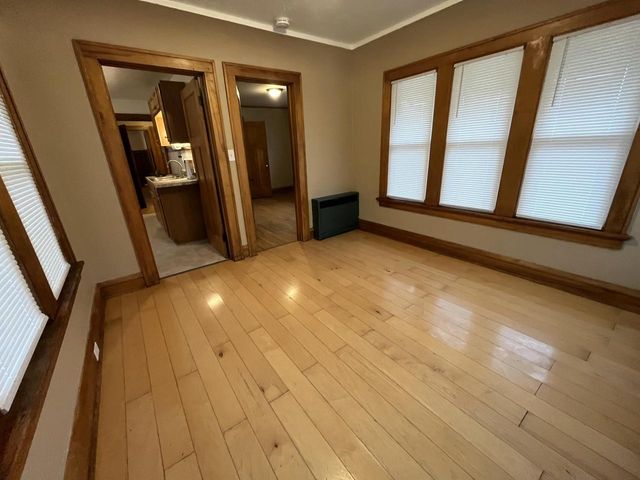 3854 N 19th STREET, Milwaukee, WI 53206