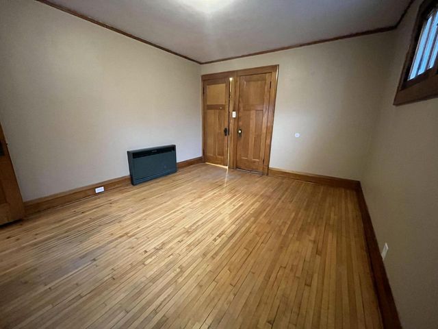 3854 N 19th STREET, Milwaukee, WI 53206