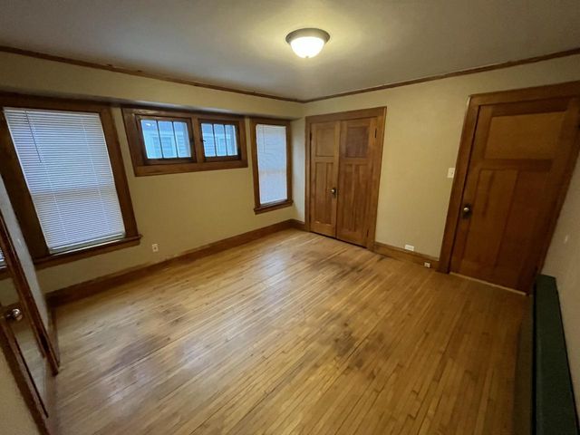 3854 N 19th STREET, Milwaukee, WI 53206