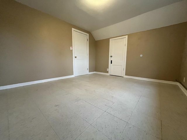 3854 N 19th STREET, Milwaukee, WI 53206