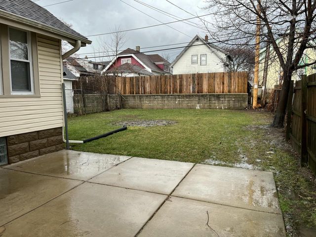 3854 N 19th STREET, Milwaukee, WI 53206